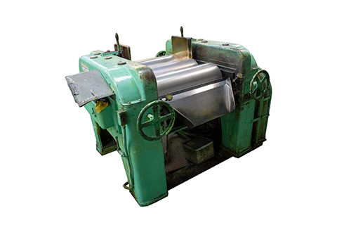 三本ロールミル
